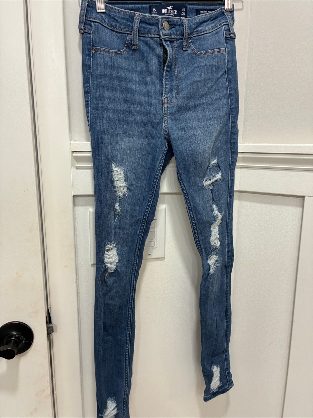 Hollister Women's Distressed Skinny Jeans - Medium Blue